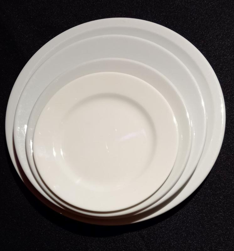 Assiette plate en porcelaine blanche hôtelière Buffet